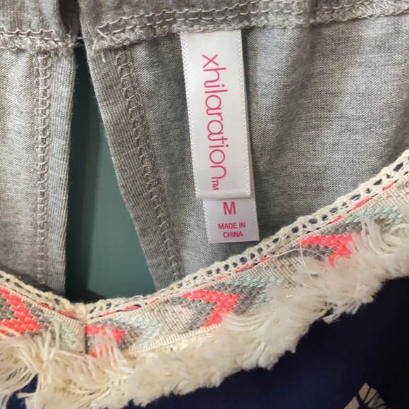 Xhilaration Womens Top sz M Blue Gray Aztec Boho Sleeveless Keyhole Back - Picture 5 of 8